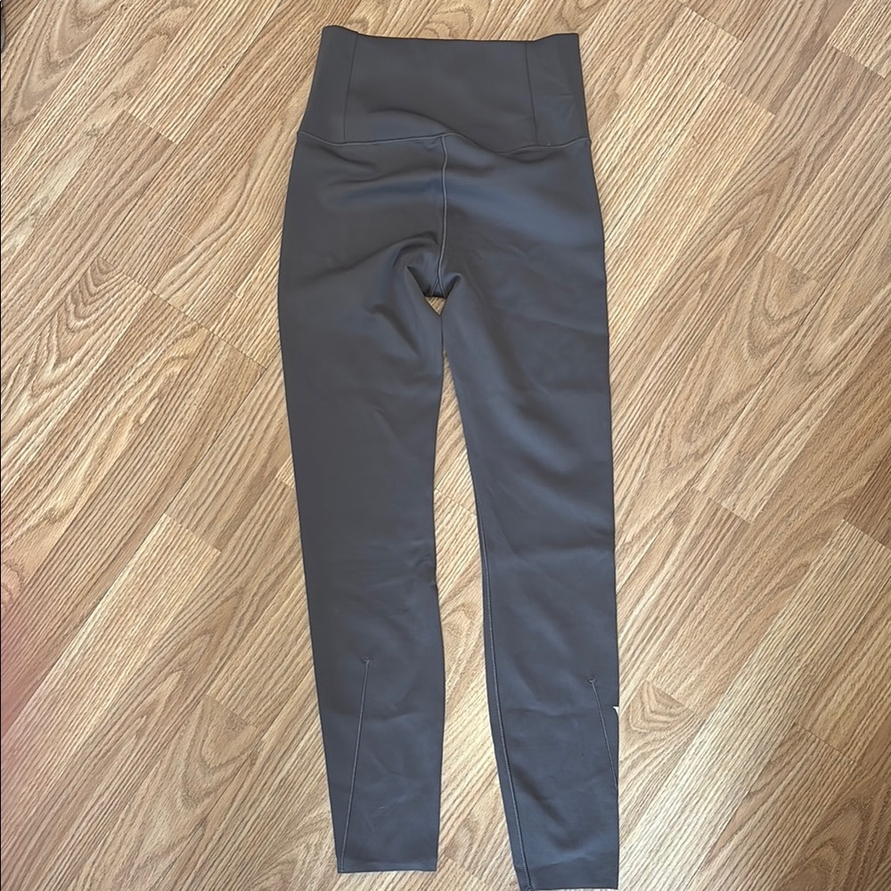 VUORI XS High-Waisted Gray Leggings